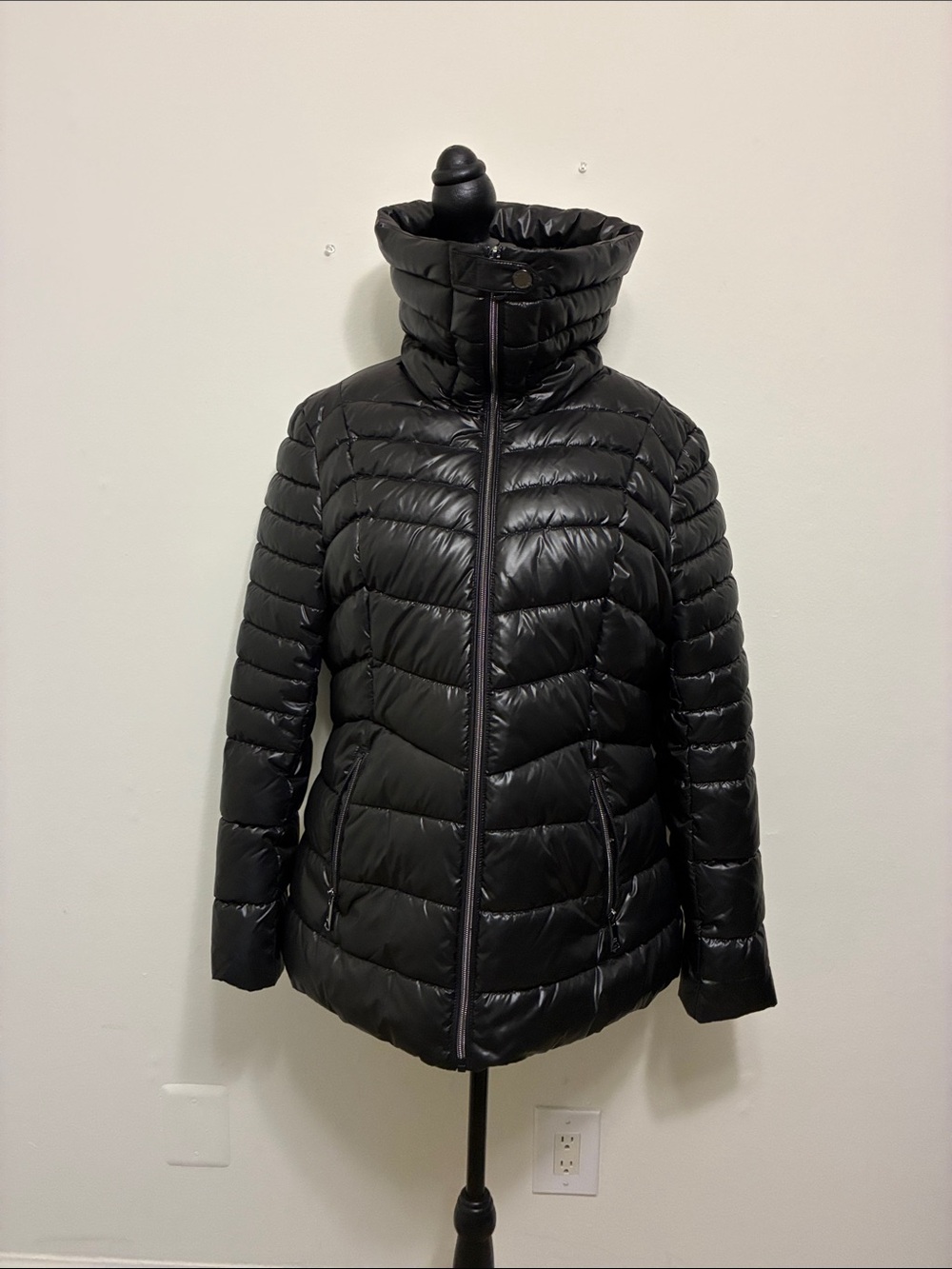 NWOT Kenneth Cole Shiny Black Quilted Puffer Coat.